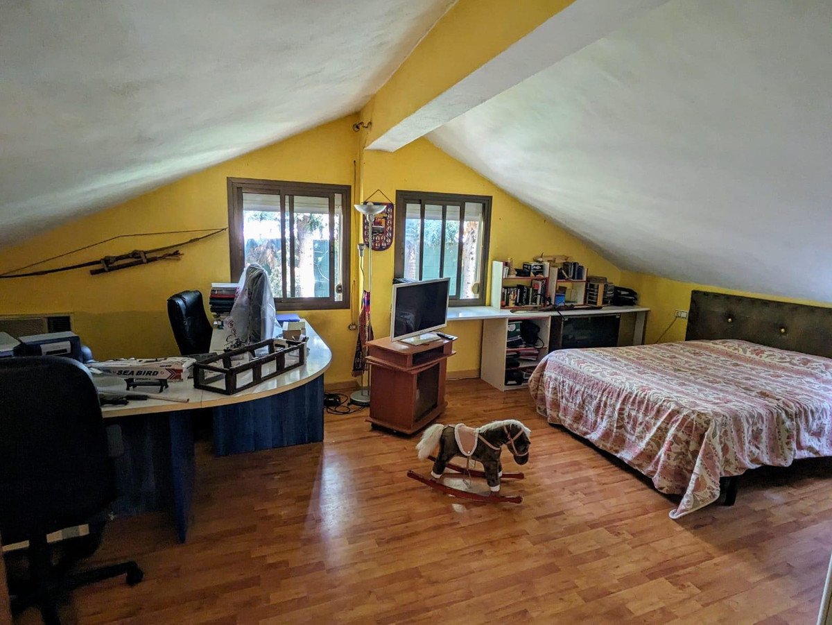 5 Bed Detached Villa in Benalmadena