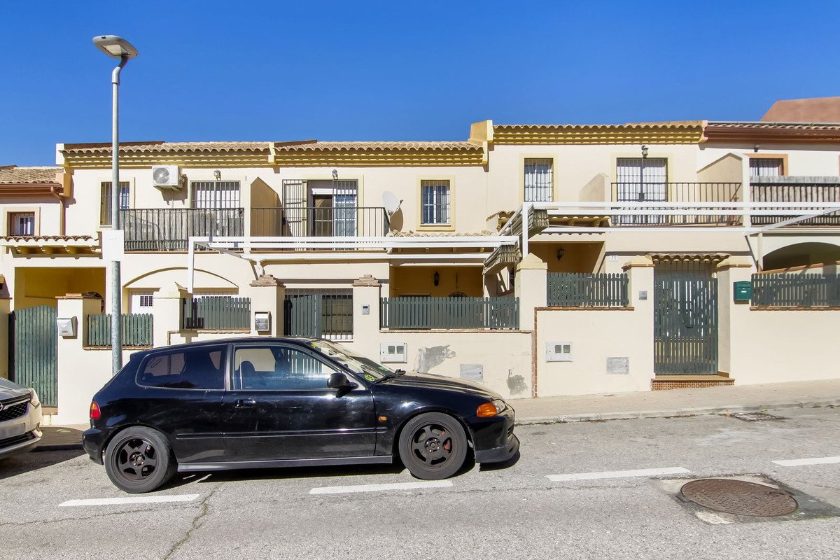 4 Bed Townhouse in Campanillas