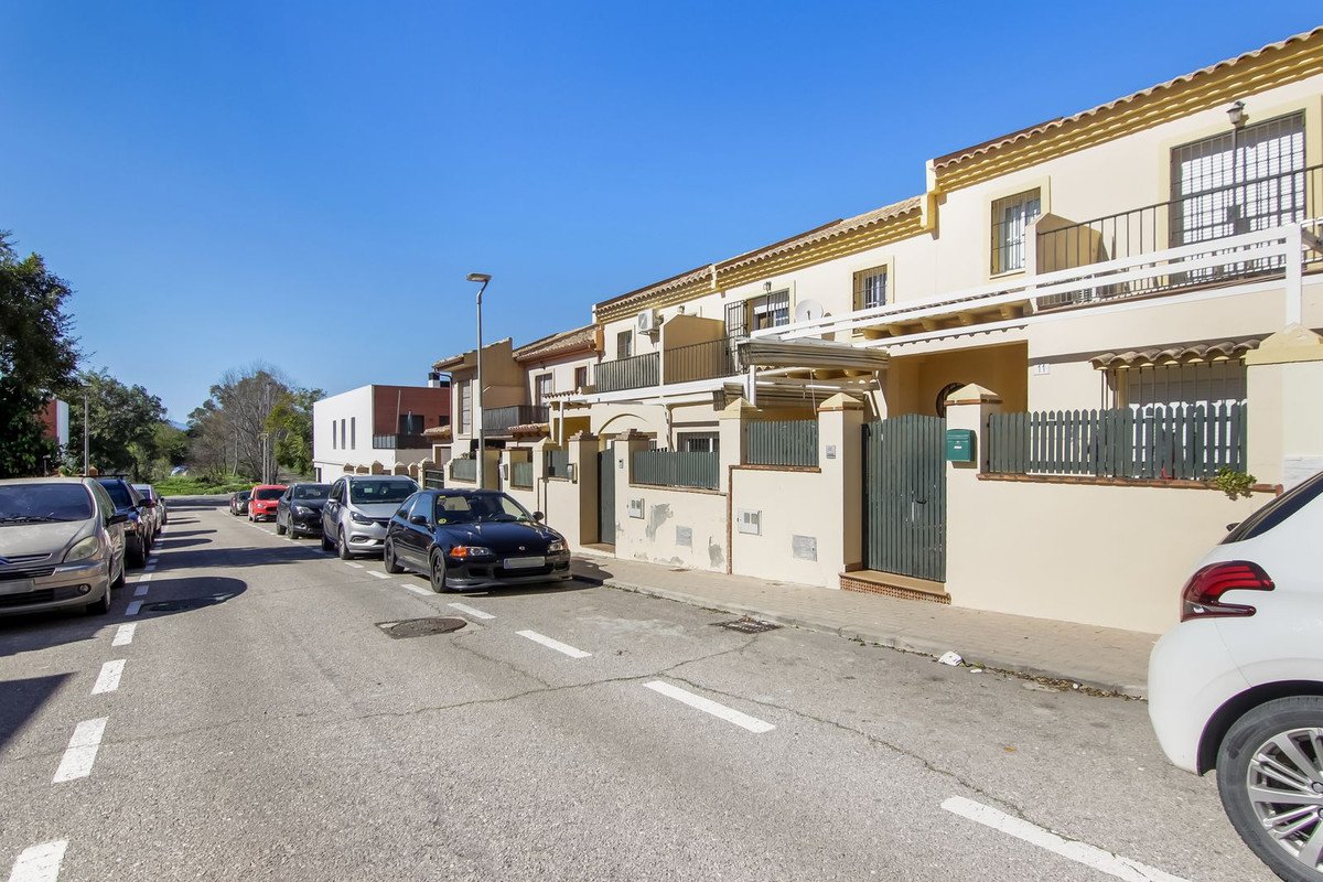 4 Bed Townhouse in Campanillas