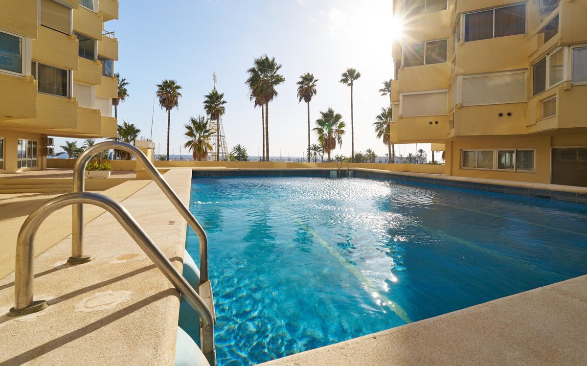 2 Bed Middle Floor Apartment in Marbella