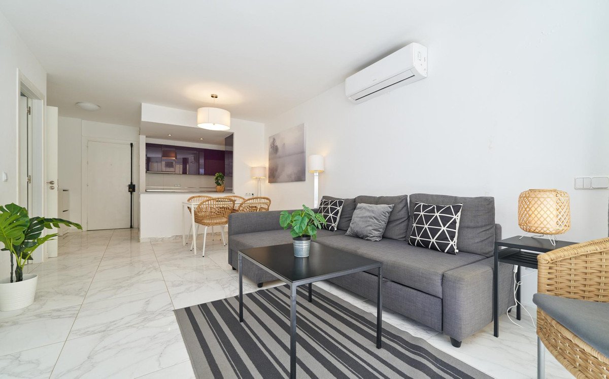 2 Bed Middle Floor Apartment in Marbella