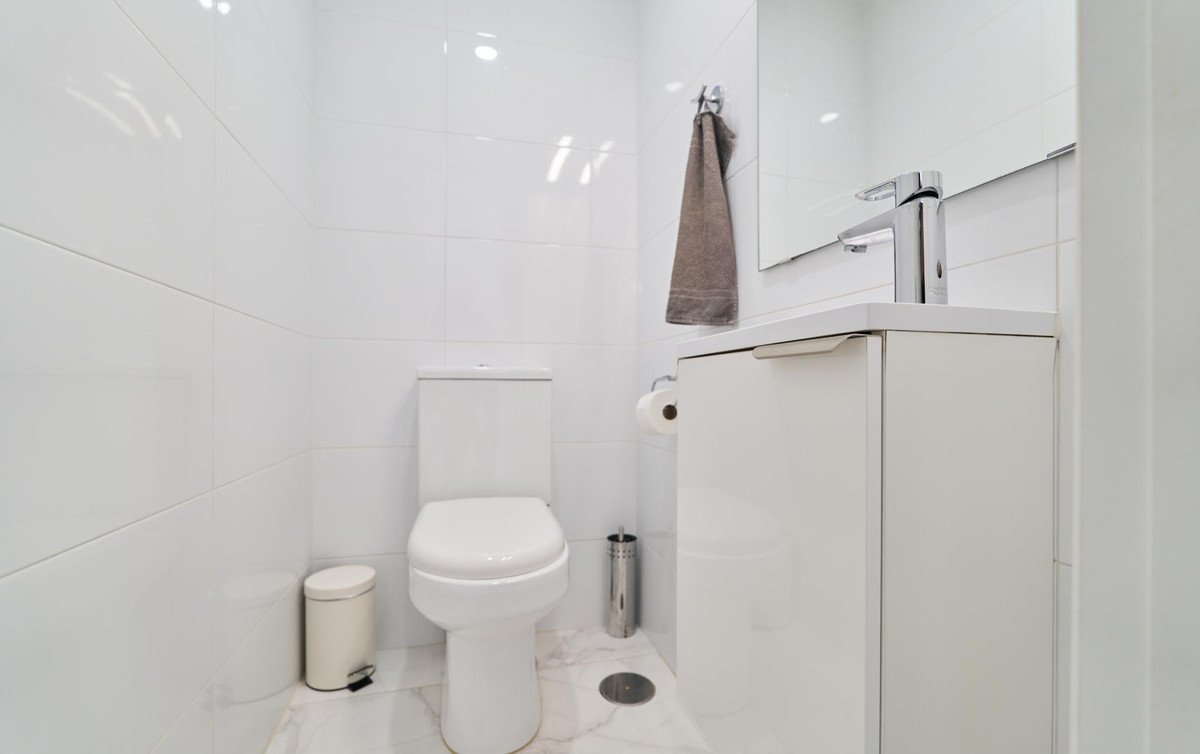 2 Bed Middle Floor Apartment in Marbella