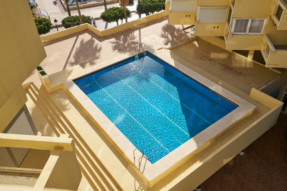 2 Bed Middle Floor Apartment in Marbella