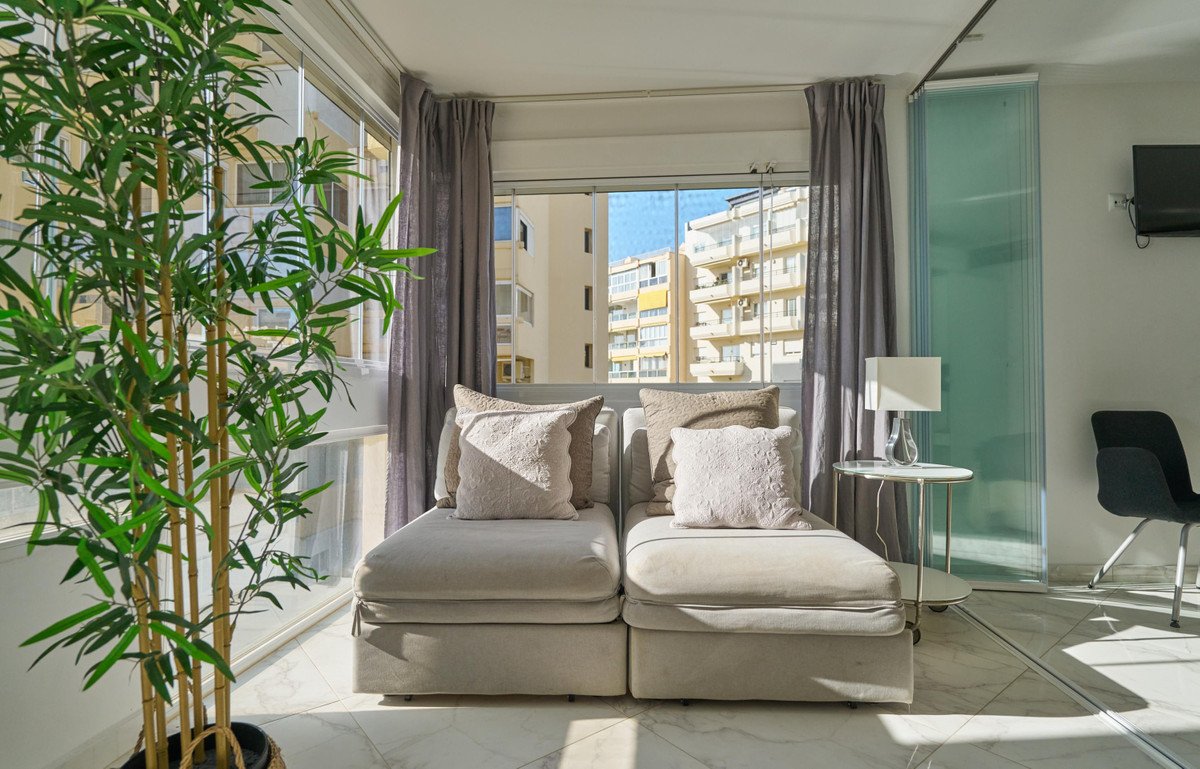 2 Bed Middle Floor Apartment in Marbella