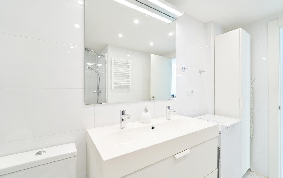 2 Bed Middle Floor Apartment in Marbella