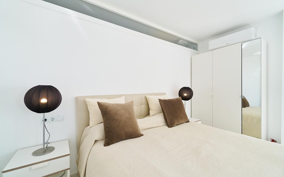 2 Bed Middle Floor Apartment in Marbella