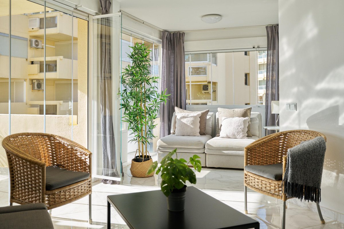 2 Bed Middle Floor Apartment in Marbella