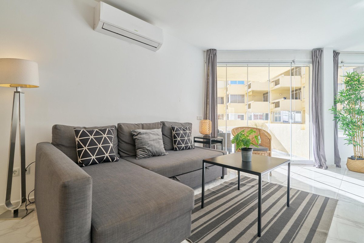 2 Bed Middle Floor Apartment in Marbella