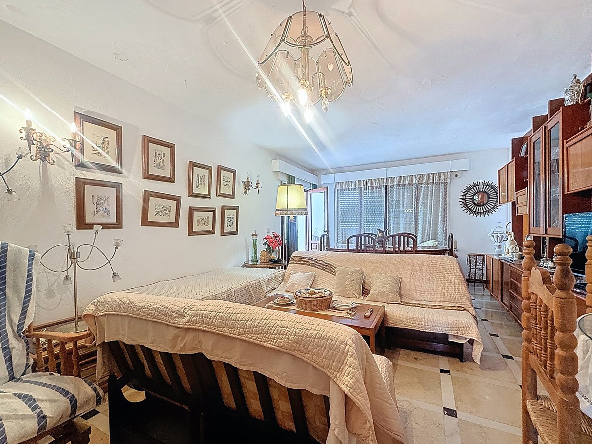 3 Bed Middle Floor Apartment in Estepona
