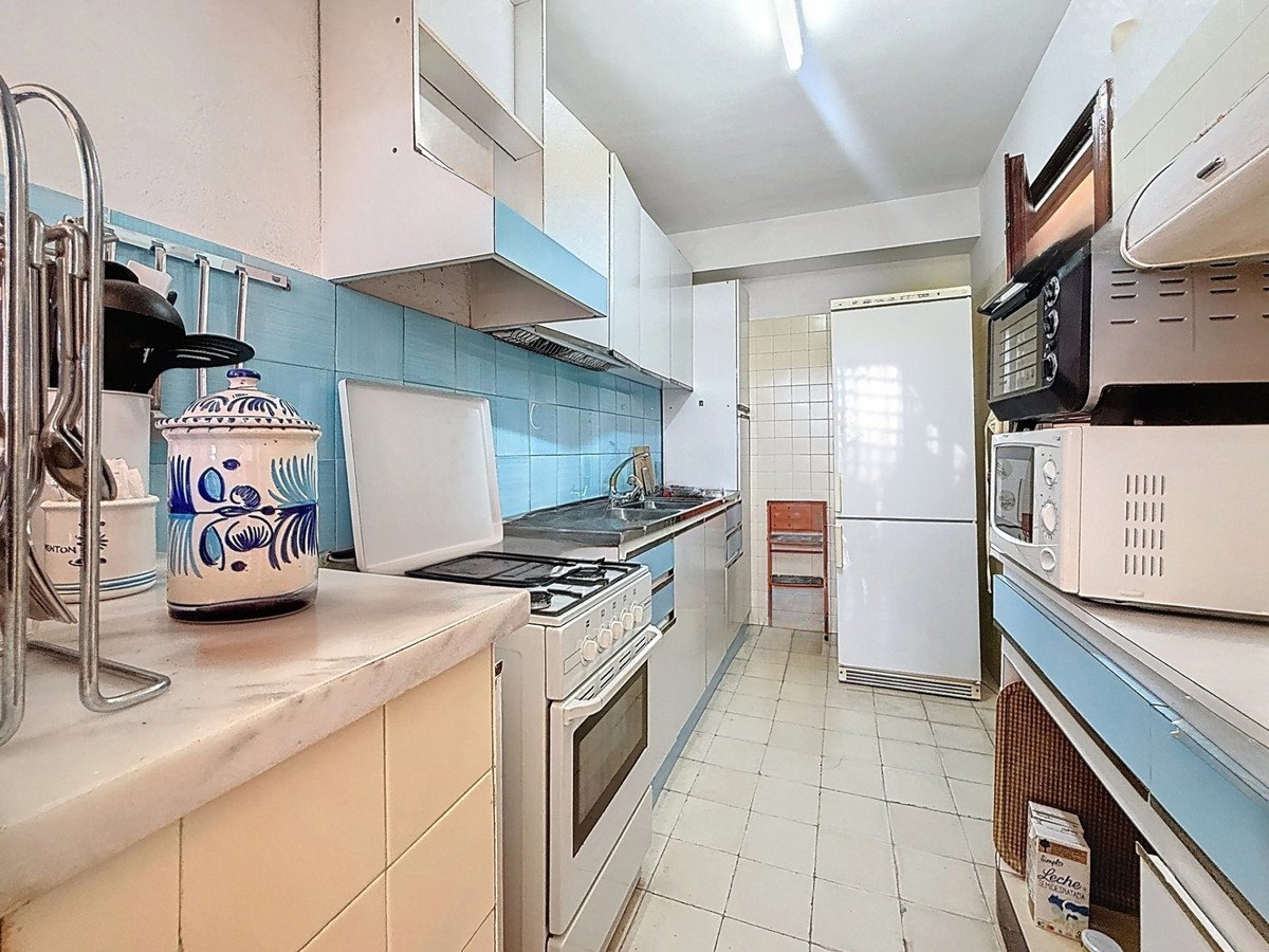 3 Bed Middle Floor Apartment in Estepona