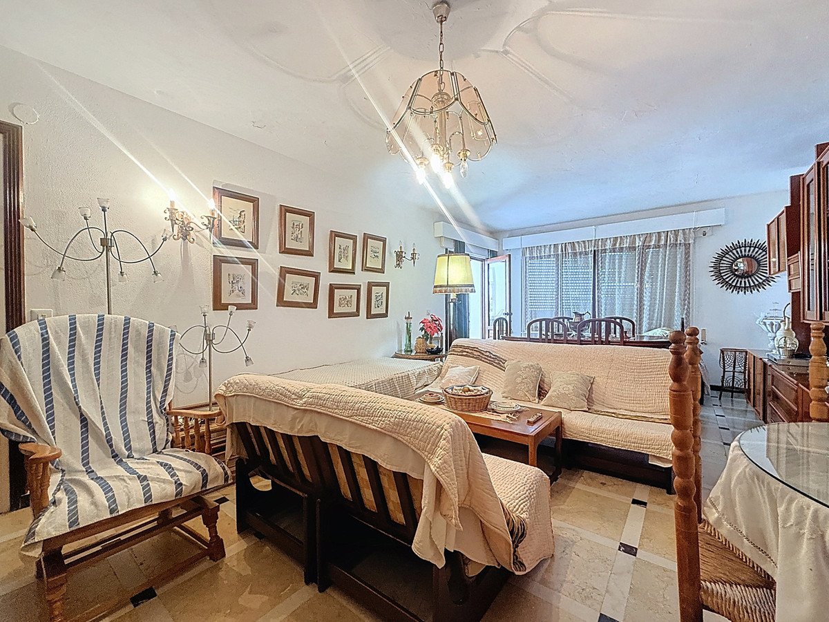 3 Bed Middle Floor Apartment in Estepona