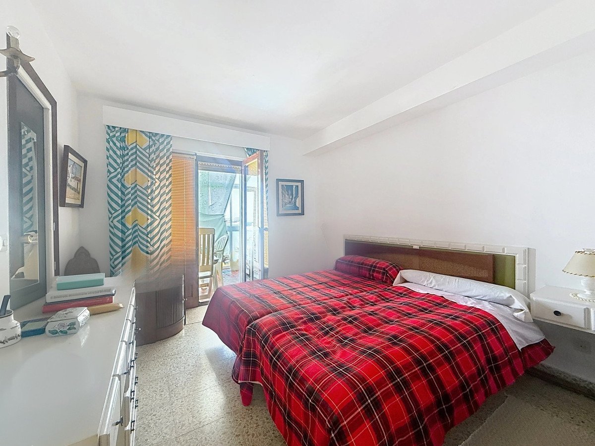 3 Bed Middle Floor Apartment in Estepona
