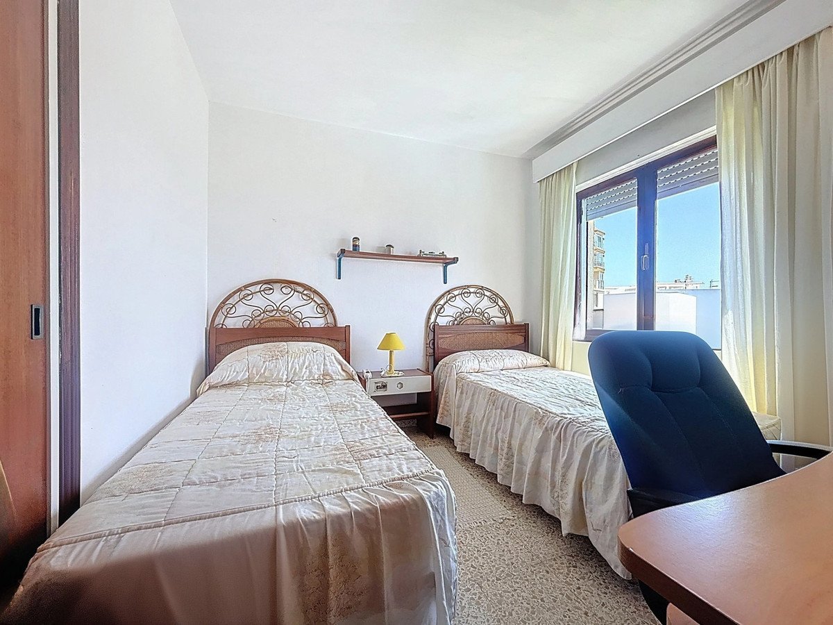 3 Bed Middle Floor Apartment in Estepona