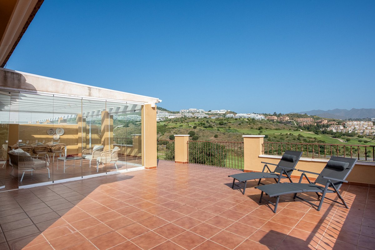 2 Bed Penthouse in Calanova Golf