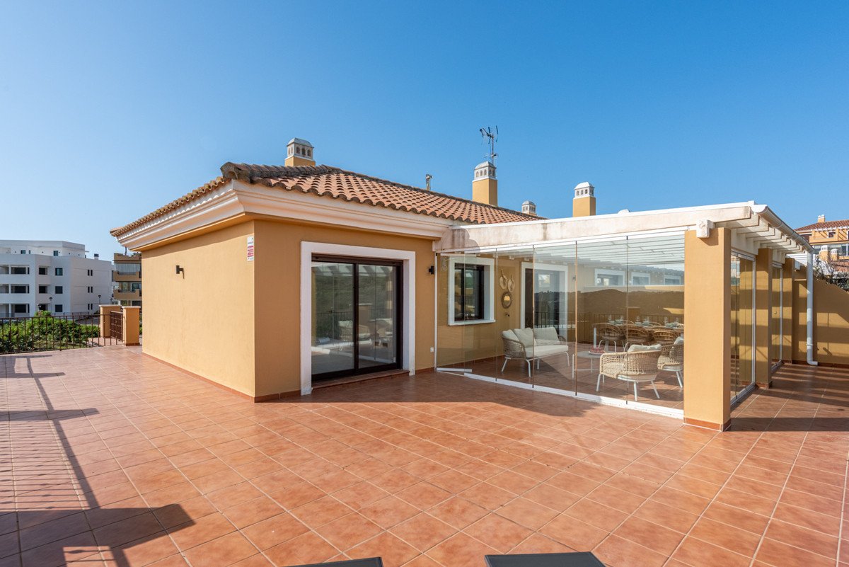 2 Bed Penthouse in Calanova Golf