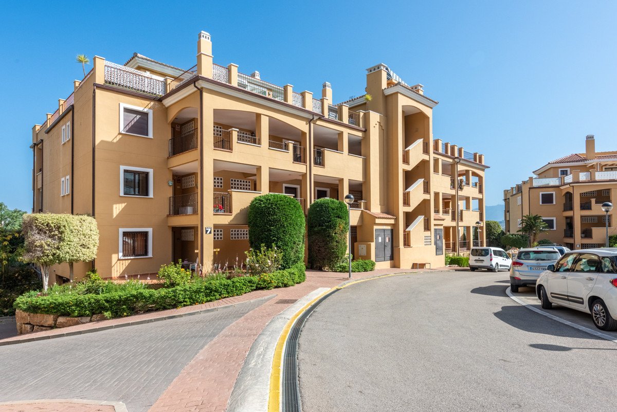 2 Bed Penthouse in Calanova Golf