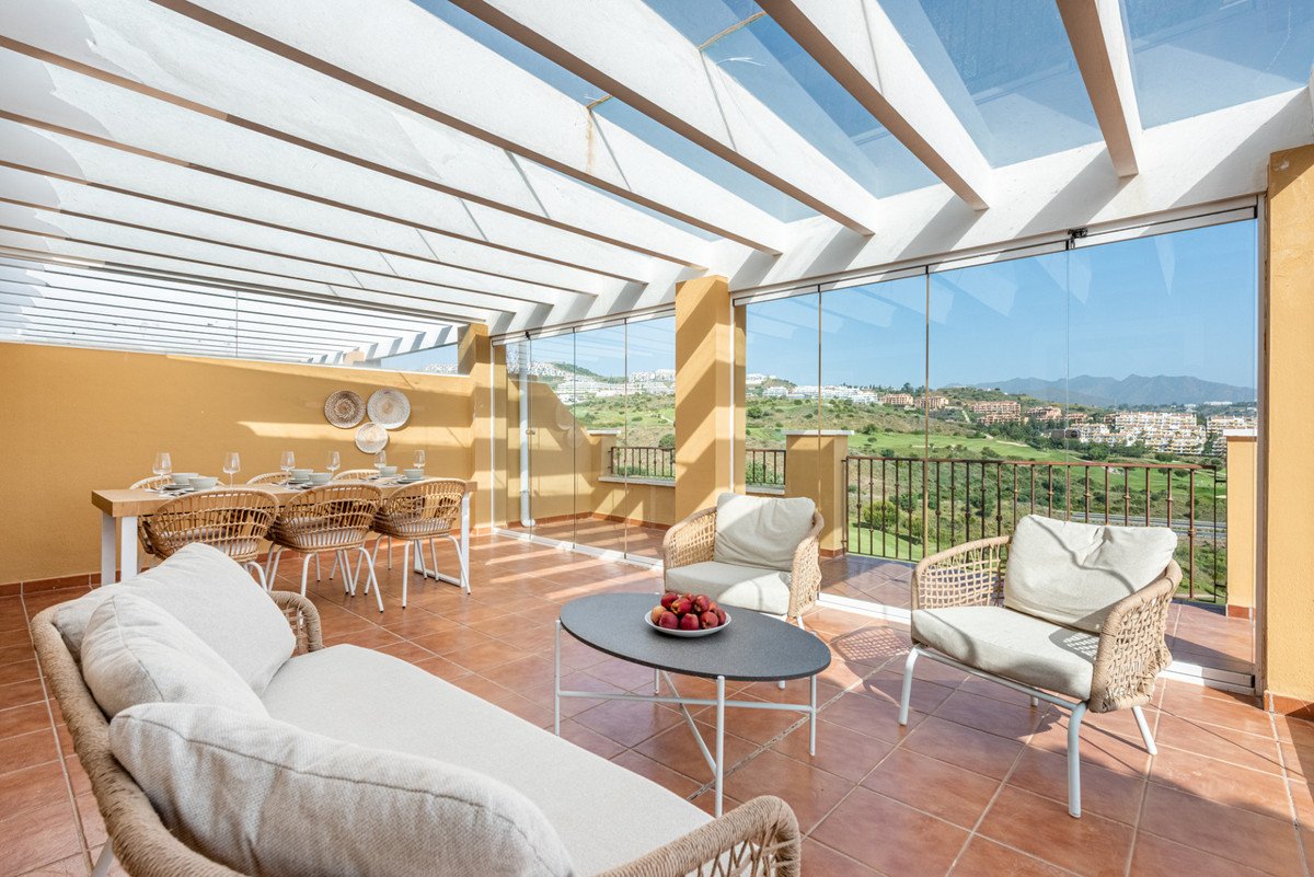 2 Bed Penthouse in Calanova Golf