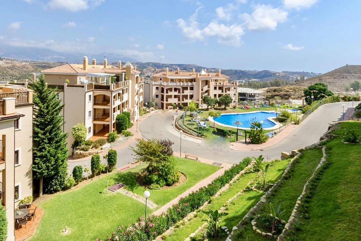 3 Bed Middle Floor Apartment in La Cala de Mijas