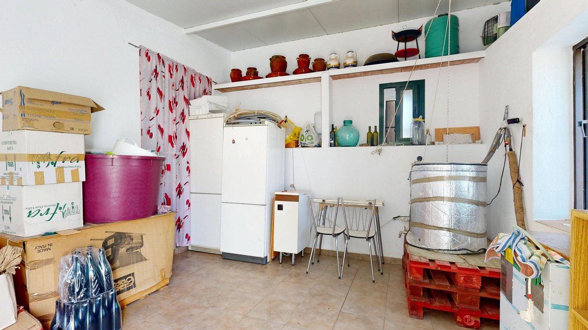 4 Bed Land in Ronda