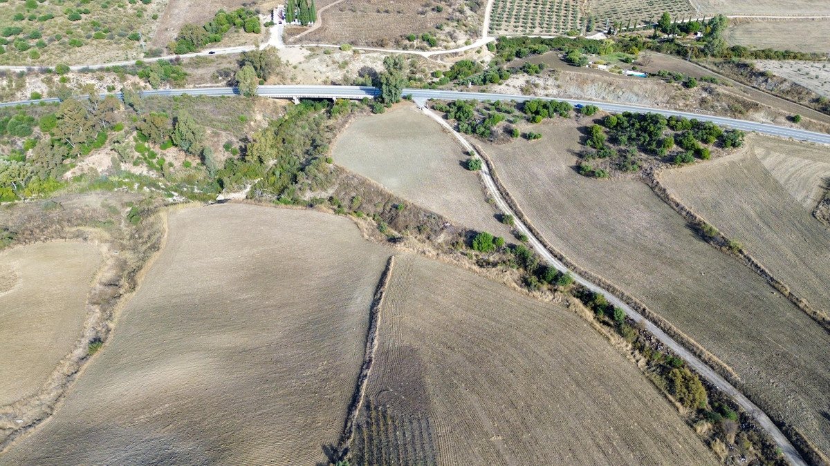 4 Bed Land in Ronda