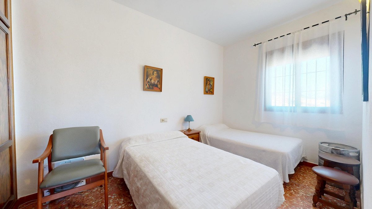 4 Bed Land in Ronda