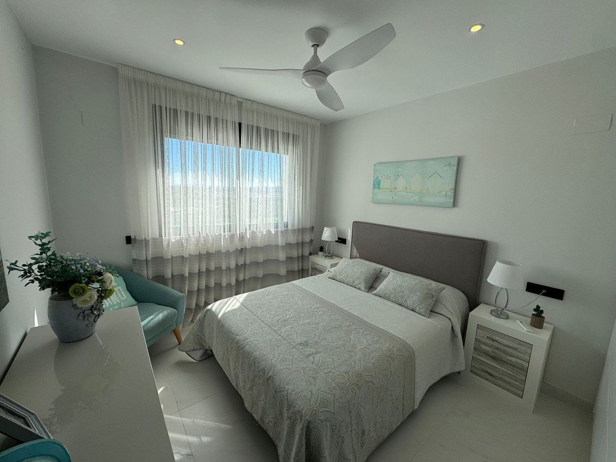 4 Bed Middle Floor Apartment in Estepona