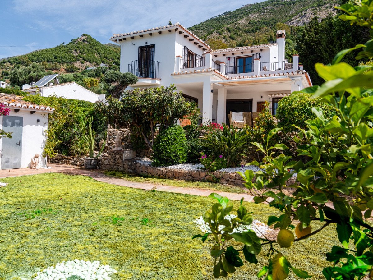 4 Bed Detached Villa in Mijas