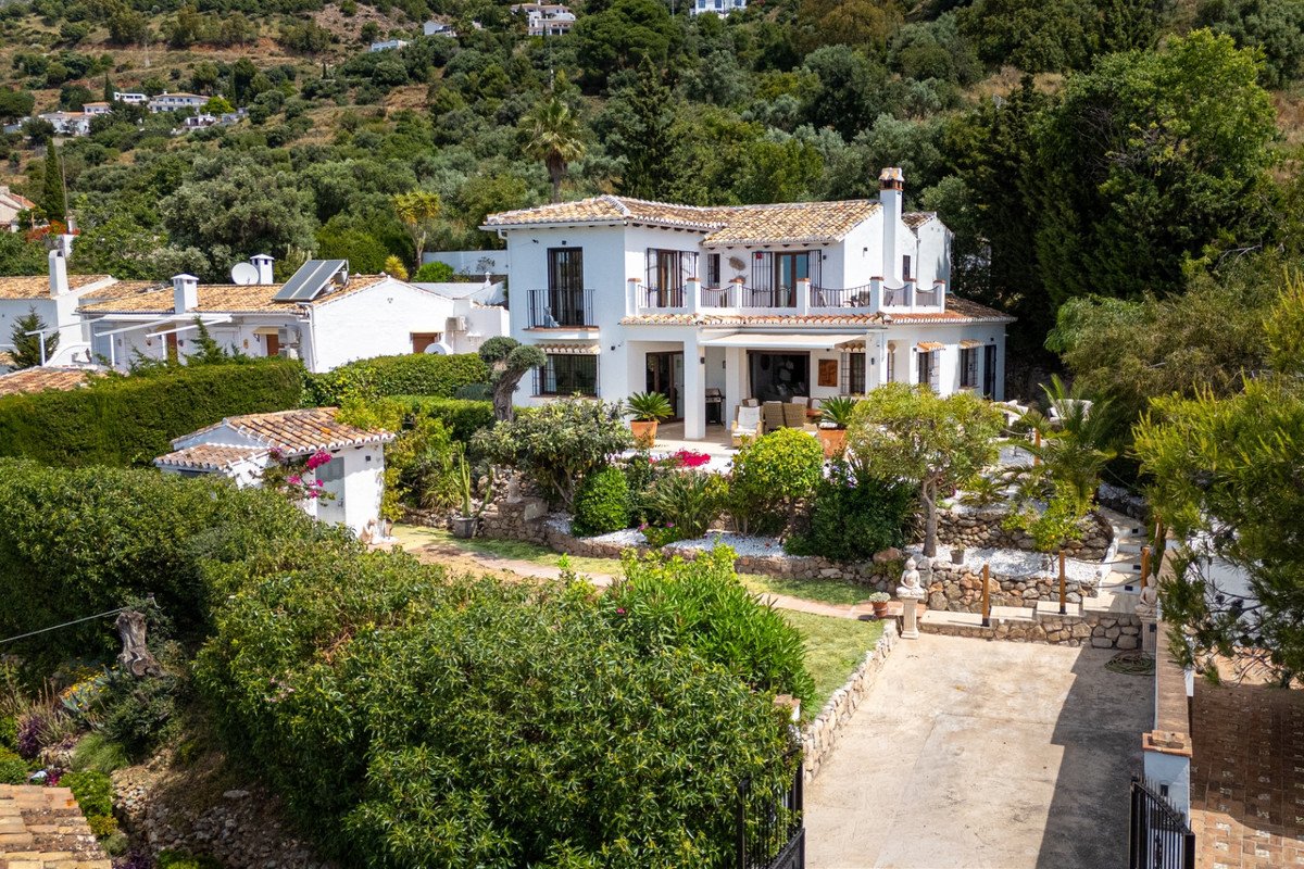 4 Bed Detached Villa in Mijas