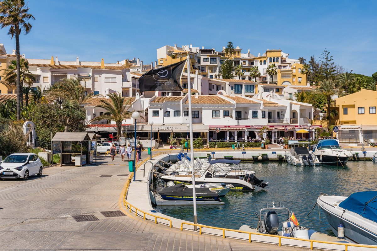 2 Bed Penthouse in Puerto de Cabopino