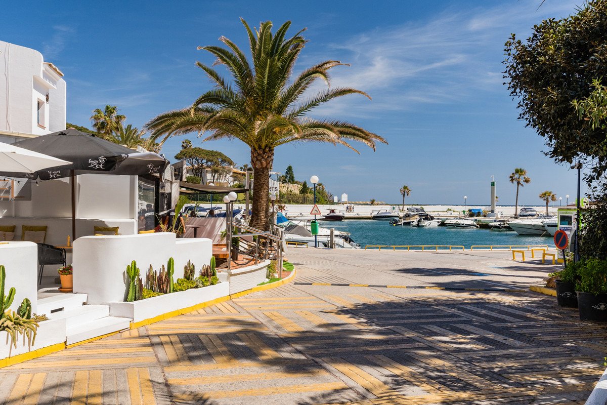 2 Bed Penthouse in Puerto de Cabopino