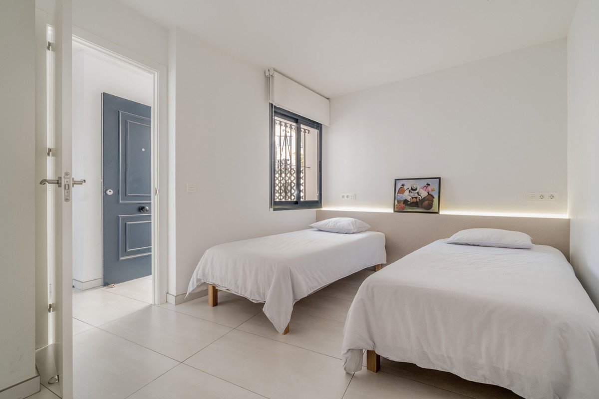 2 Bed Penthouse in Puerto de Cabopino