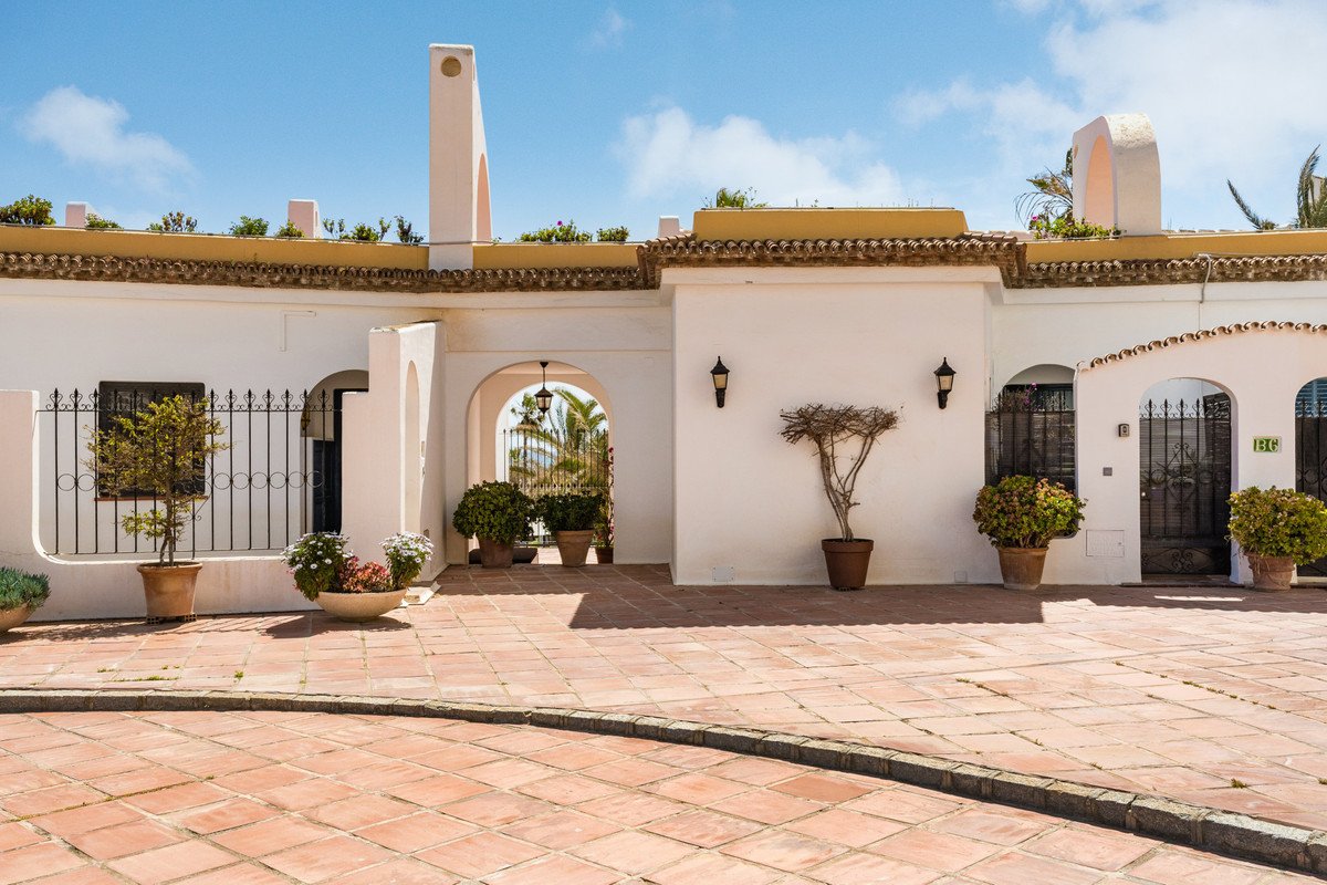 2 Bed Penthouse in Puerto de Cabopino