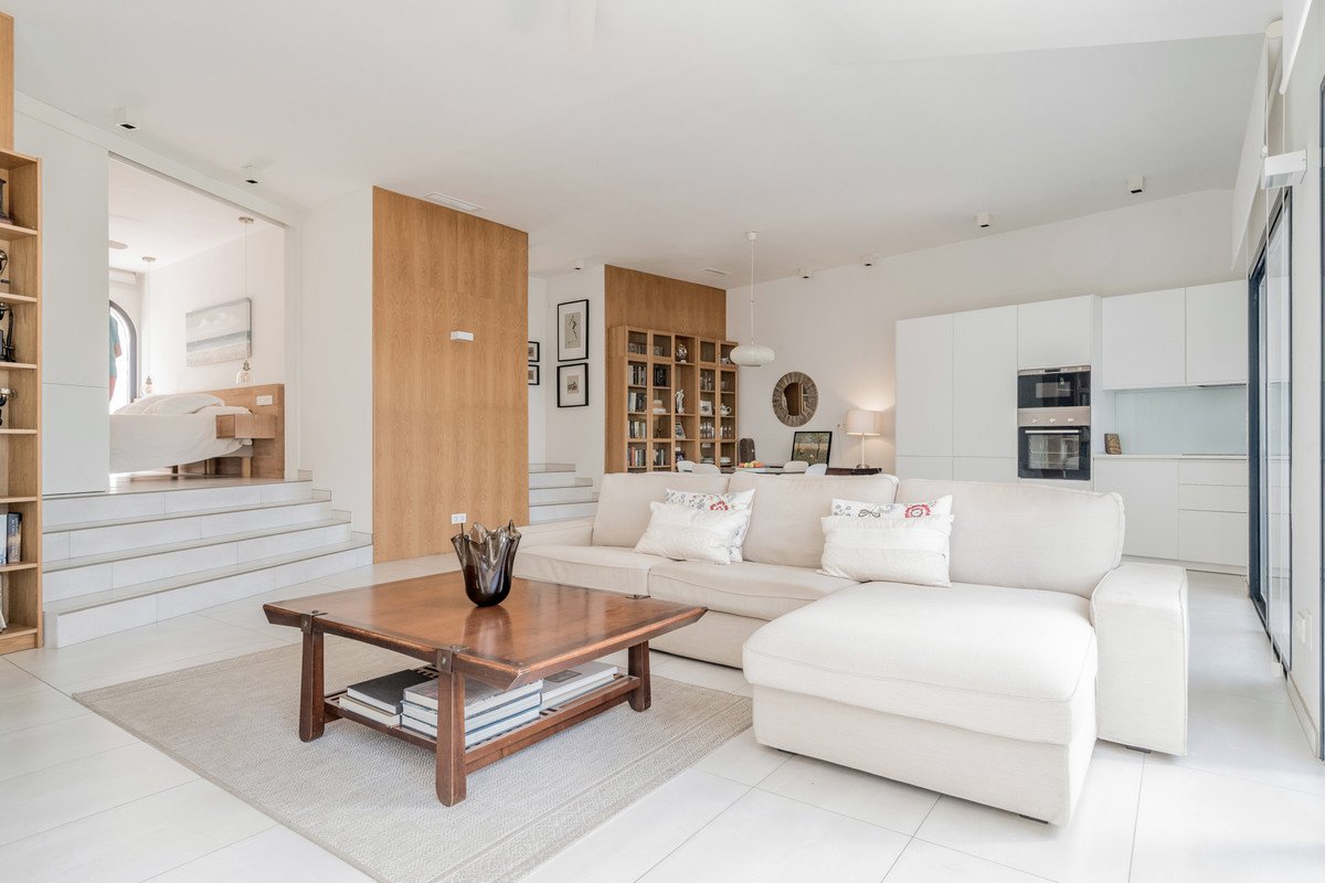 2 Bed Penthouse in Puerto de Cabopino