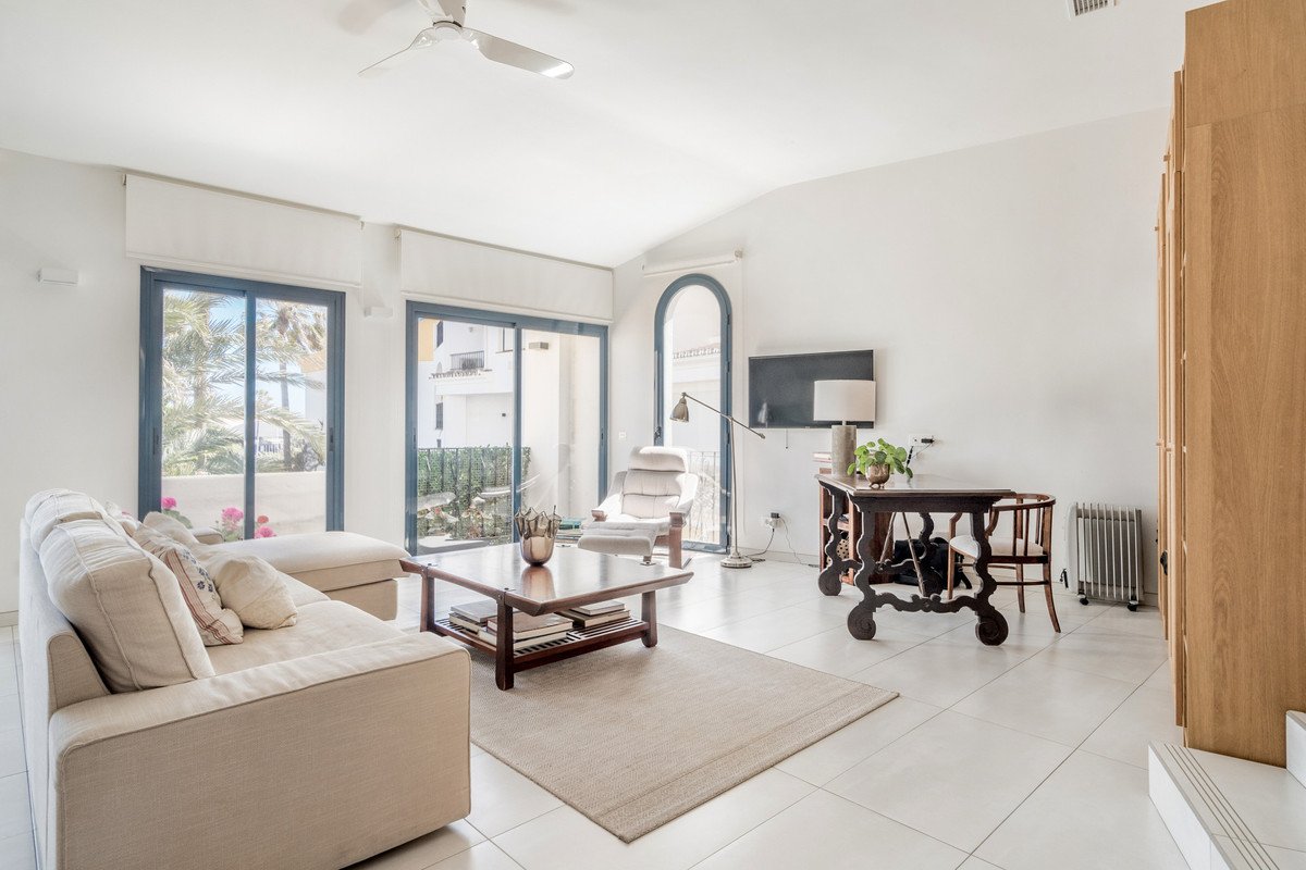 2 Bed Penthouse in Puerto de Cabopino