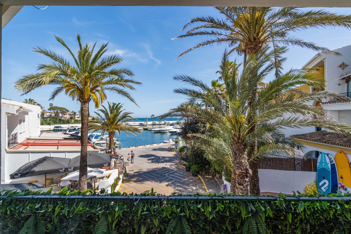 2 Bed Penthouse in Puerto de Cabopino