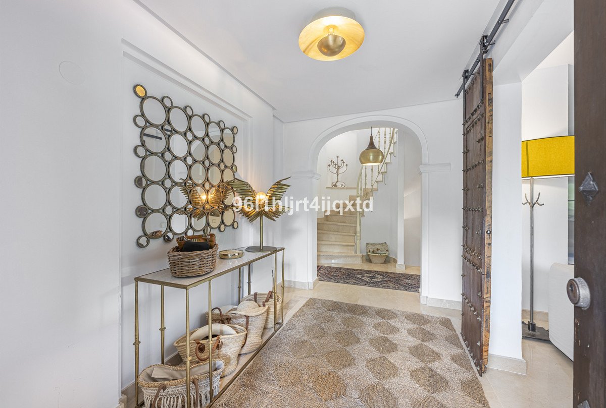 4 Bed Detached Villa in Sotogrande Alto