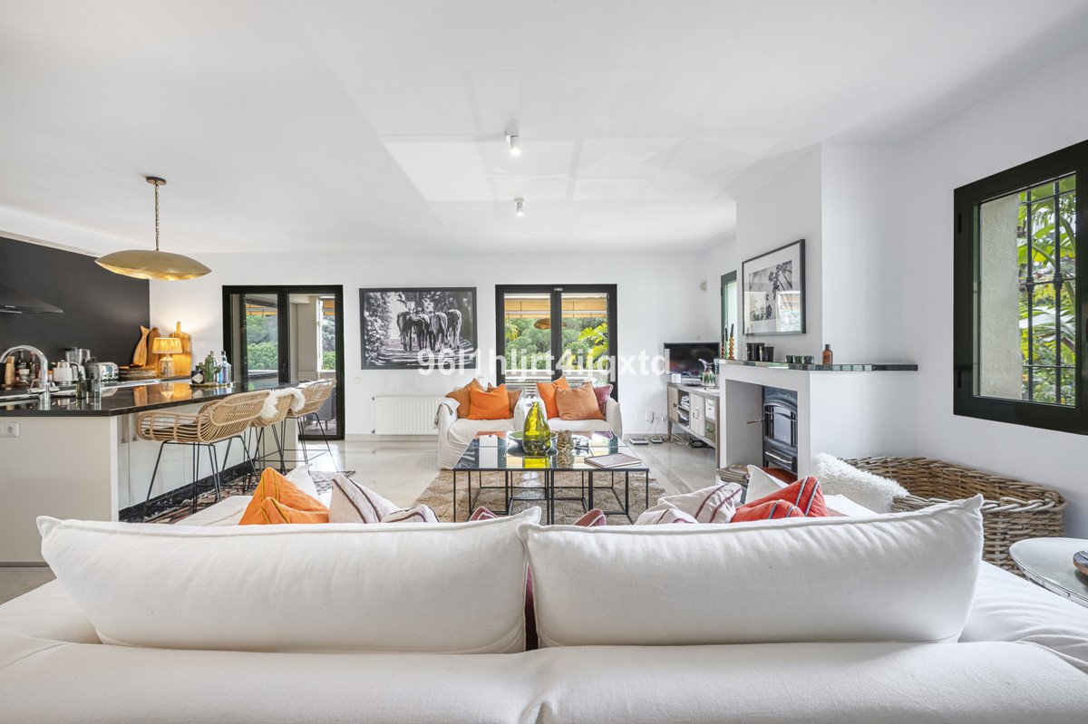4 Bed Detached Villa in Sotogrande Alto