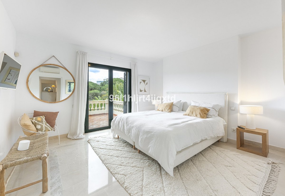 4 Bed Detached Villa in Sotogrande Alto