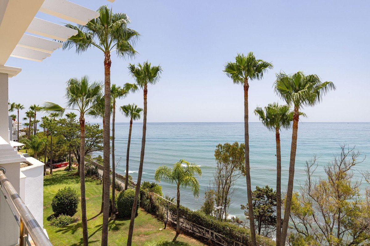 2 Bed Penthouse in Estepona