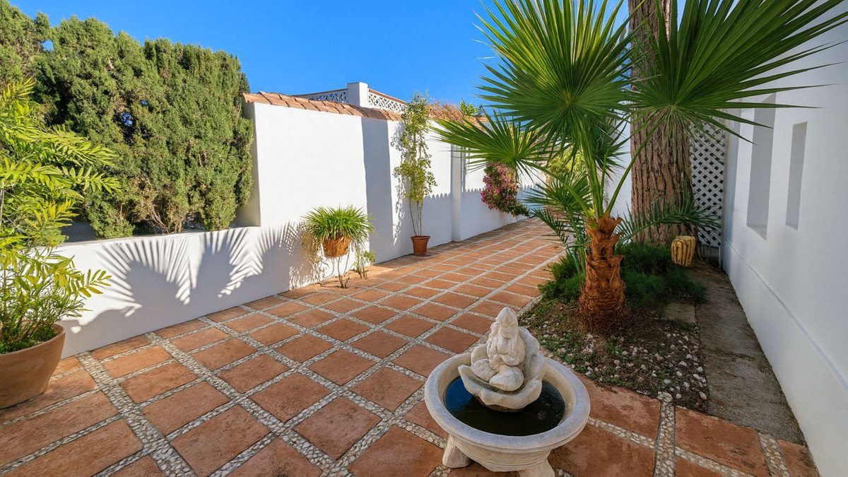4 Bed Detached Villa in El Rosario
