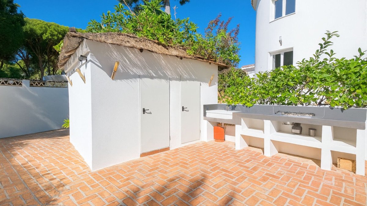 4 Bed Detached Villa in El Rosario