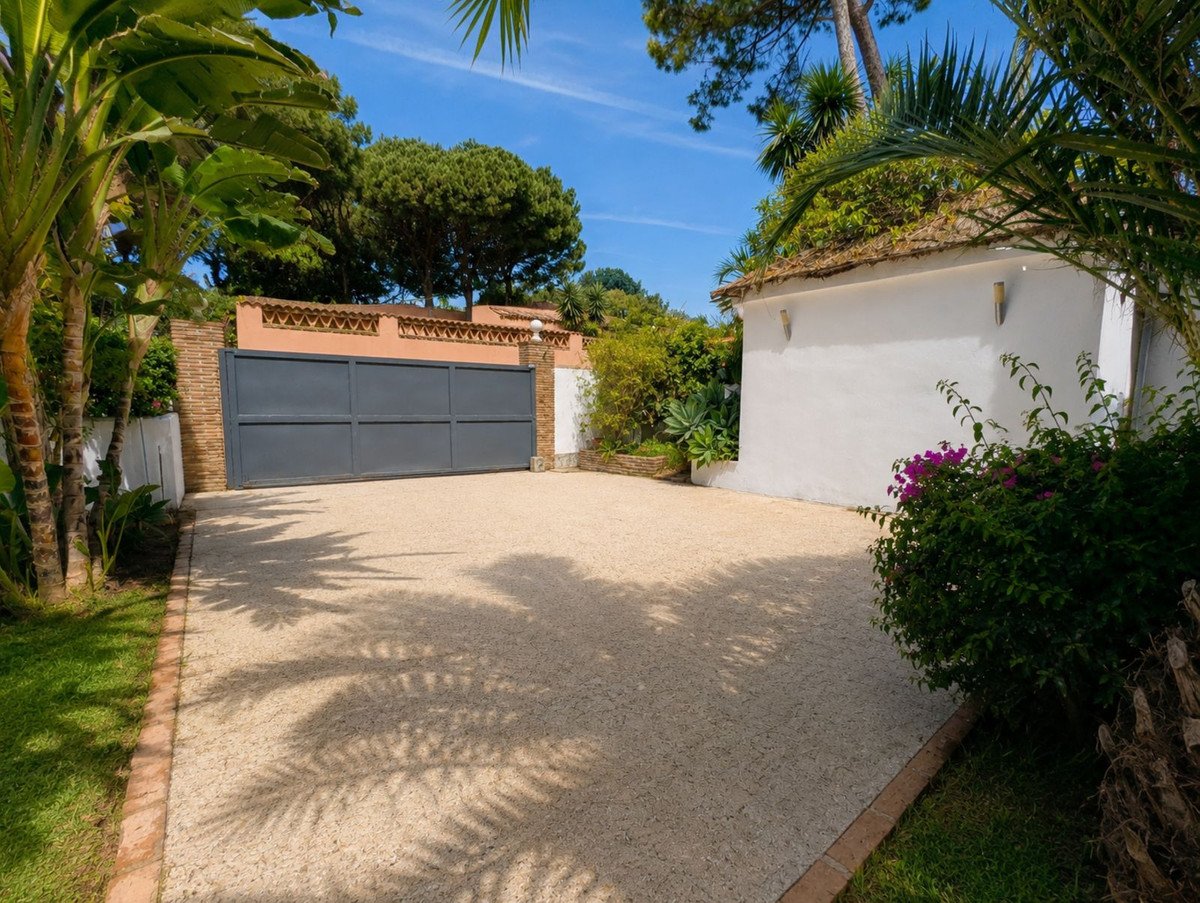 4 Bed Detached Villa in El Rosario
