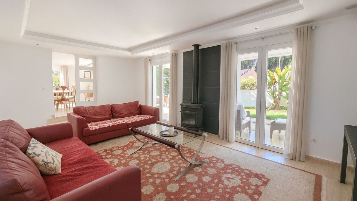 4 Bed Detached Villa in El Rosario