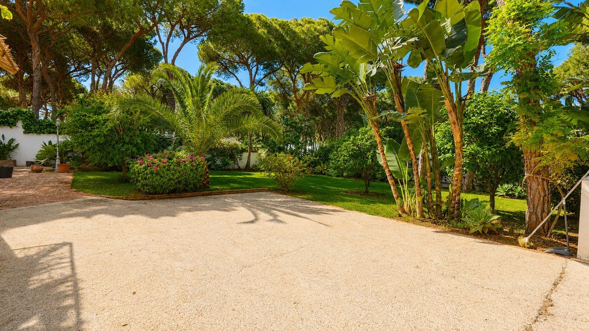 4 Bed Detached Villa in El Rosario