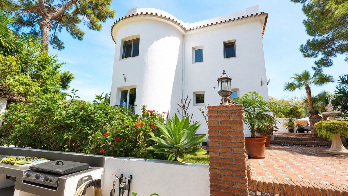 4 Bed Detached Villa in El Rosario