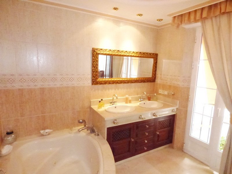 6 Bed Townhouse in Marbella