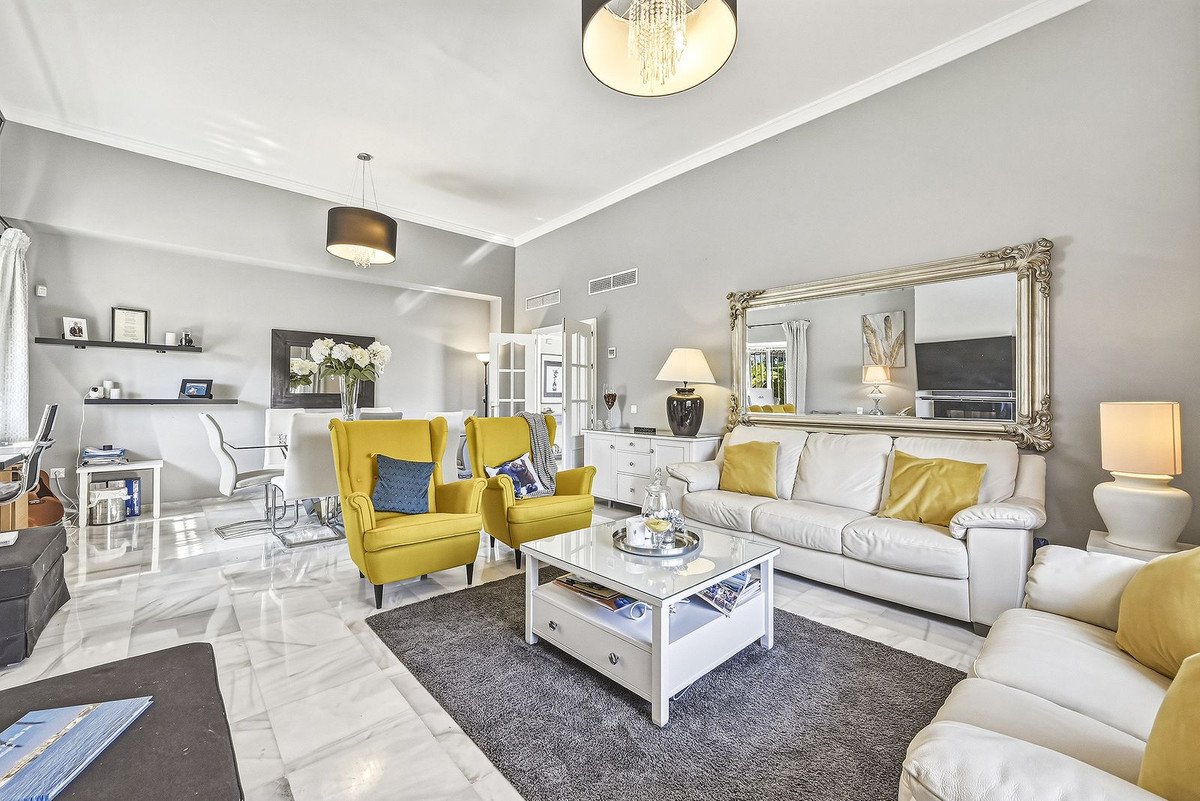 3 Bed Detached Villa in Bahía de Marbella