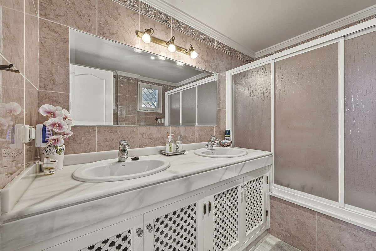 3 Bed Detached Villa in Bahía de Marbella