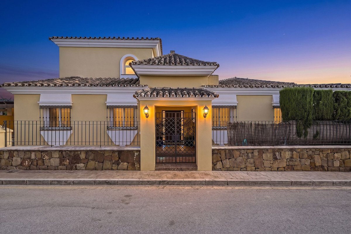 3 Bed Detached Villa in Bahía de Marbella
