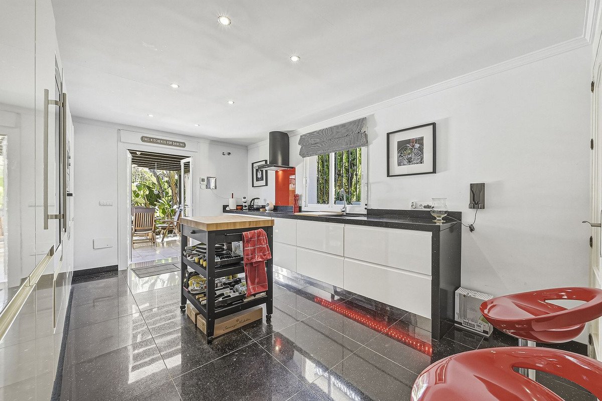 3 Bed Detached Villa in Bahía de Marbella